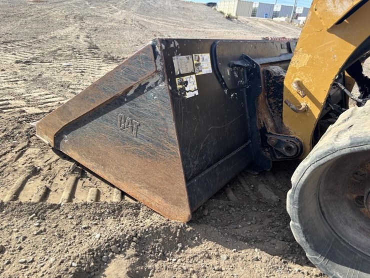 2021-caterpillar-299d3-image-10