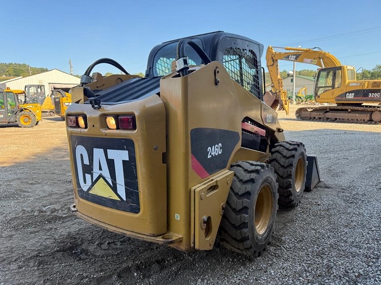 2012-caterpillar-246c-image-4