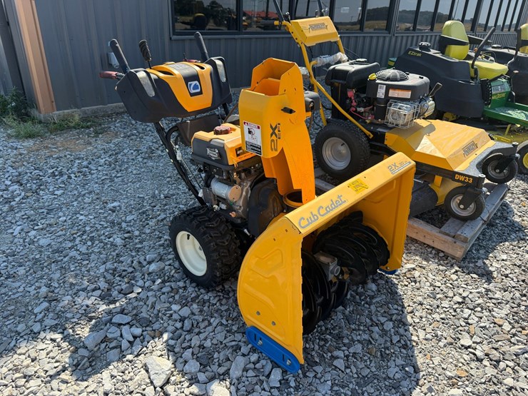 #16-•-cub-cadet-zx-30"-snow-blower-1i039b40077-inv#4519-image-3