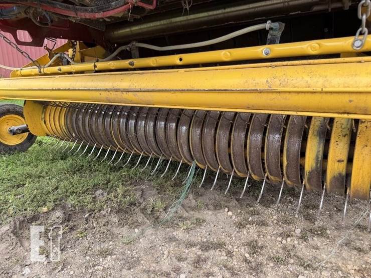 2015-new-holland-roll-belt-560-image-8
