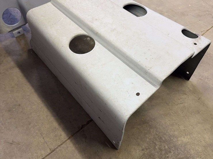 john-deere-dubuque-lp-hood-&-grill-image-6