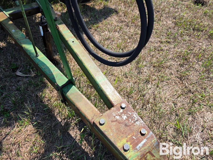 john-deere-235-image-19