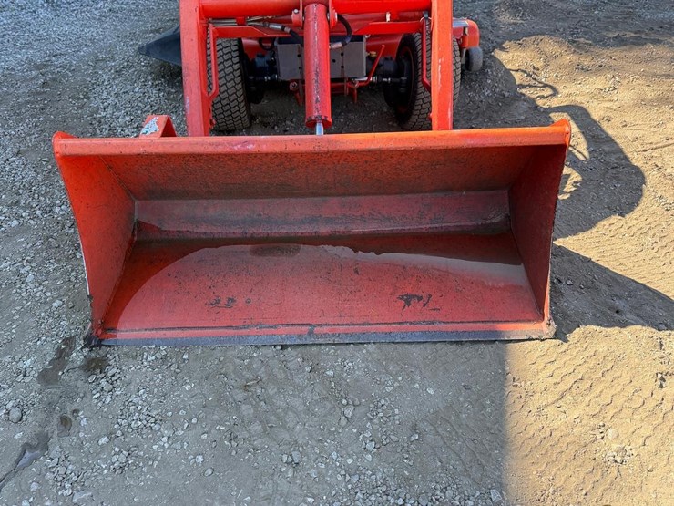 2014-kubota-bx2370-image-9