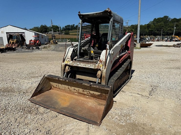 2013-takeuchi-tl230-image-8