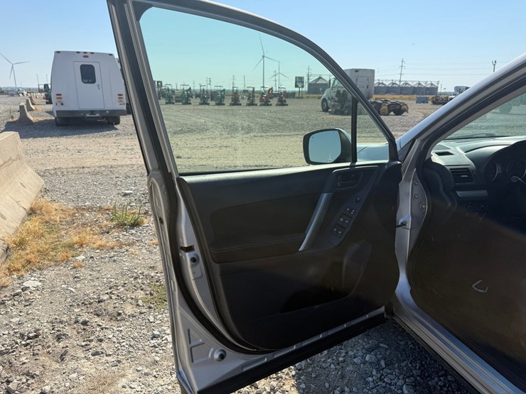 2015-subaru-forester-image-35