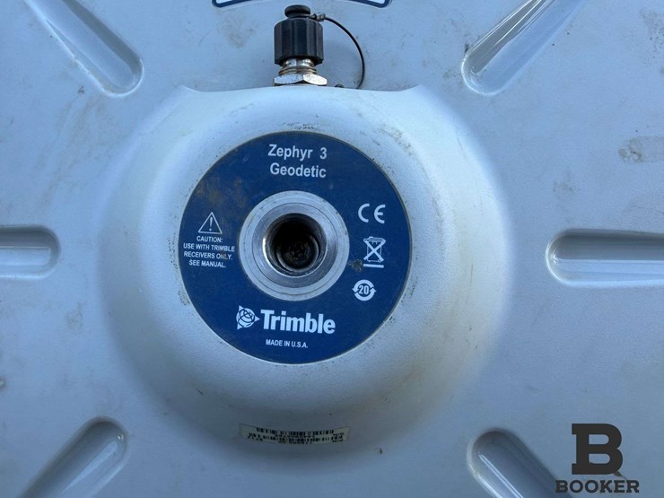 trimble-tmx-2050-monitor,-gnss-receivers-&-base-station-kit-image-6