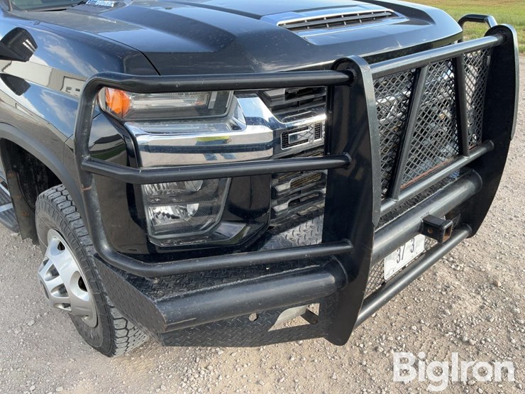 2021-chevrolet-silverado-3500-image-11