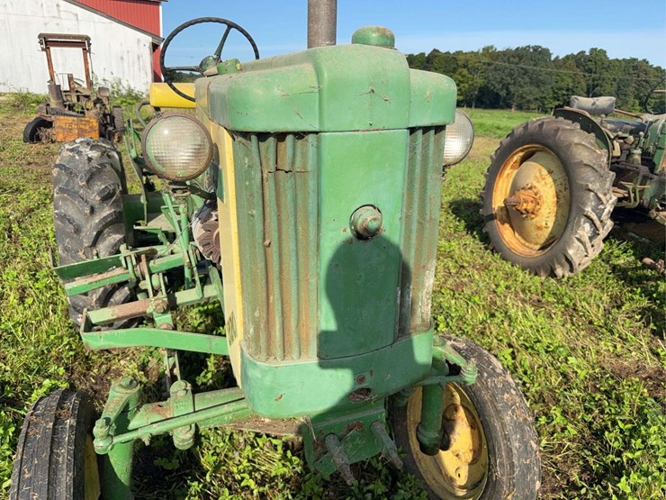 john-deere-320-image-17