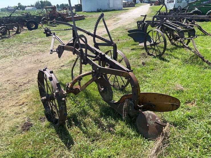 allis-chalmers-16”-one-bottom-pull-type-moldboard-plow-image-6