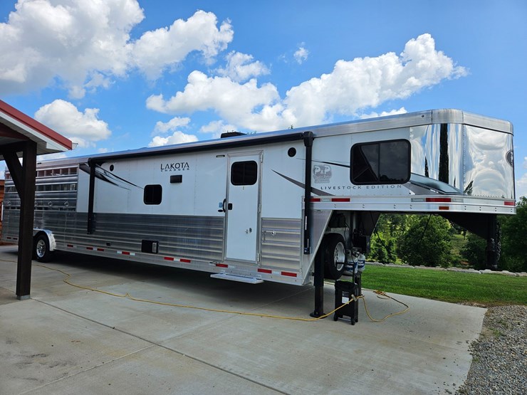 #21371-•-2021-lakota-charger-trailer-image-21