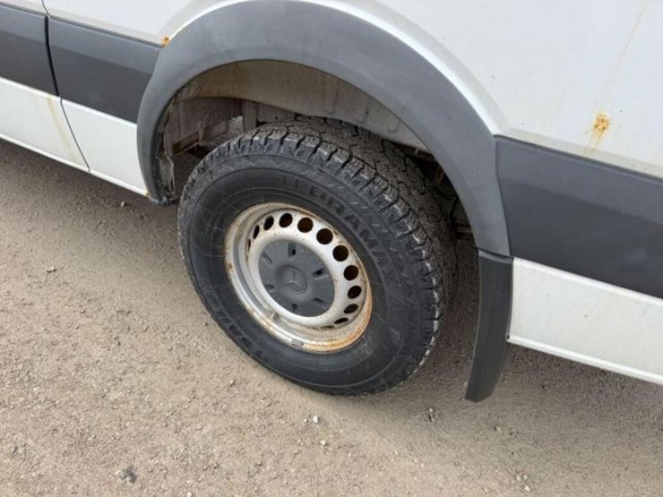 2018-mercedes-benz-sprinter-2500-image-28
