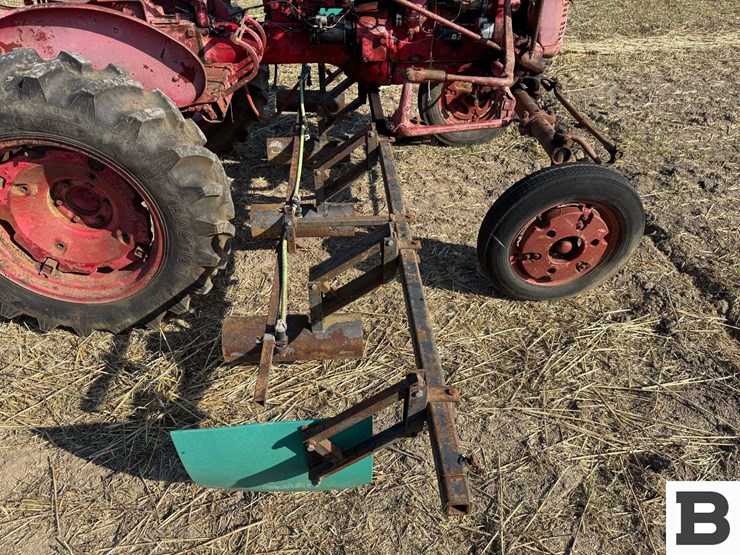 farmall-super-a-tractor-image-30