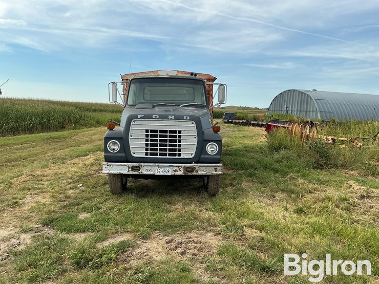 1981-ford-7000-image-2