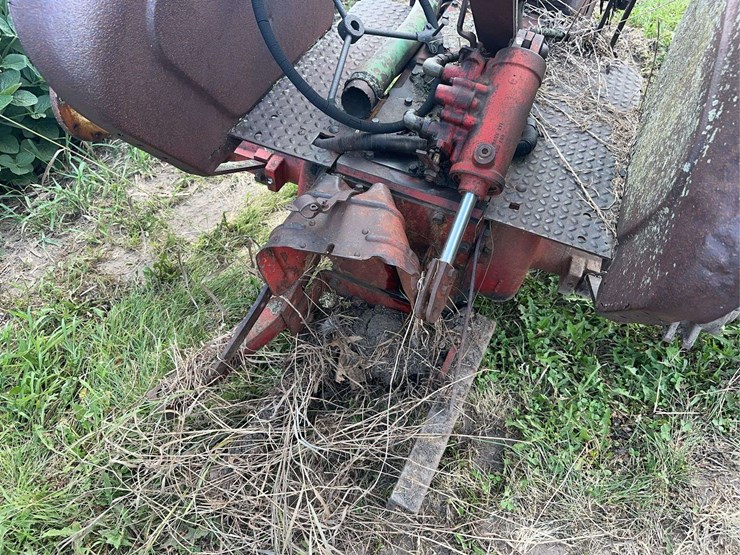 massey-harris-parts-tractor-image-11