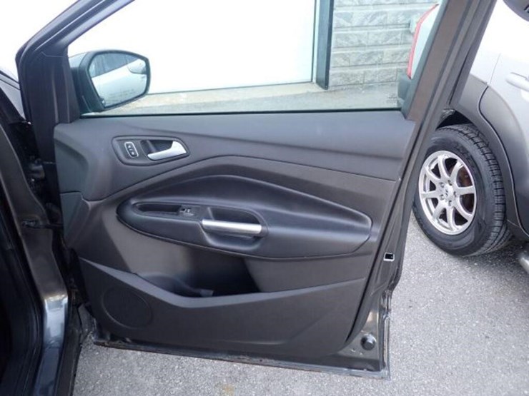 2019-ford-escape-image-38