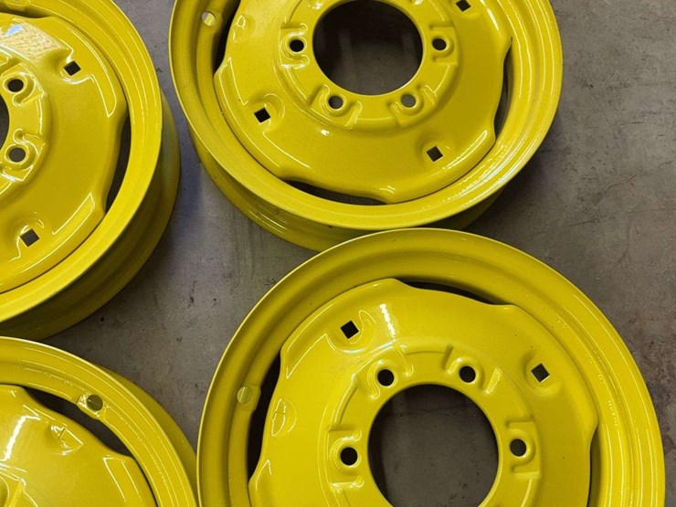 (4)-dubuque-john-deere-front-rims-image-4