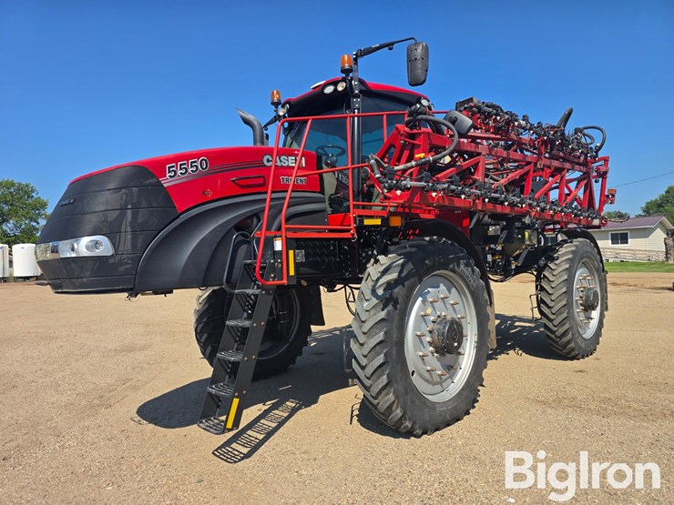 2019-case-ih-trident-5550-image-1