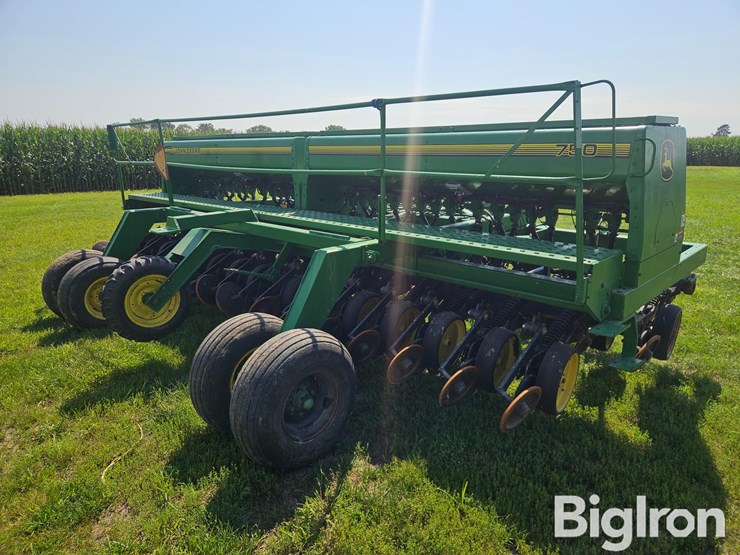 john-deere-750-image-5