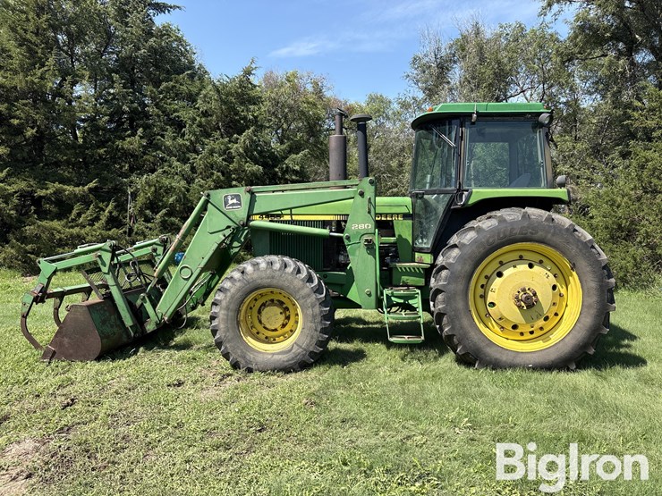 1990-john-deere-4455-image-8