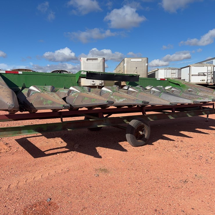 JOHN DEERE 843