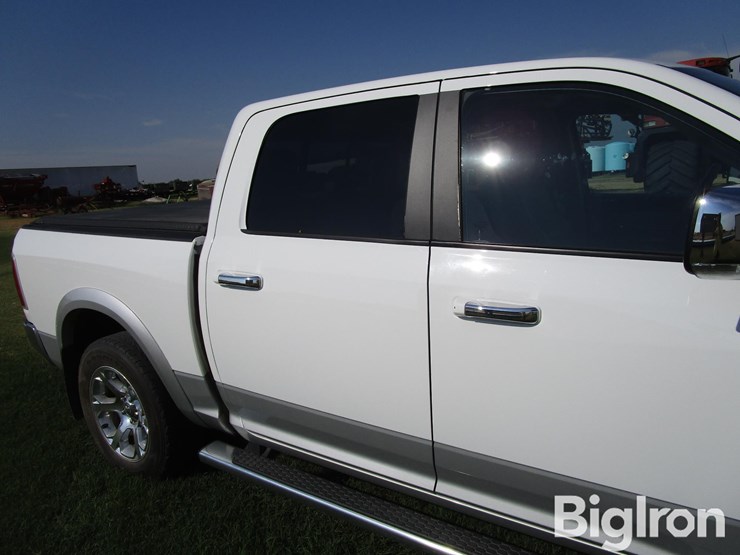 2014-ram-1500-laramie-image-12