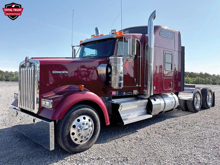 2023-kenworth-w900l-image-1