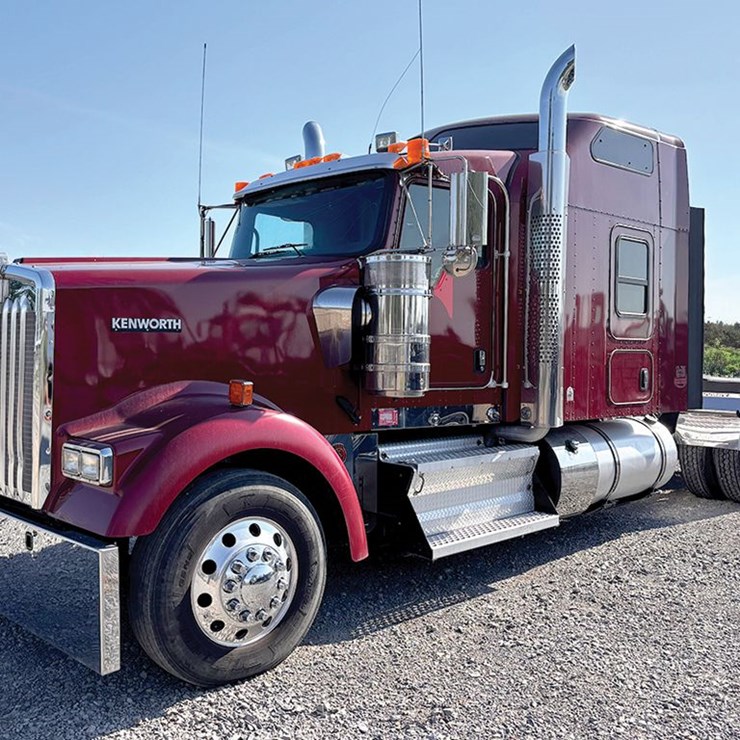 2023 KENWORTH W900L