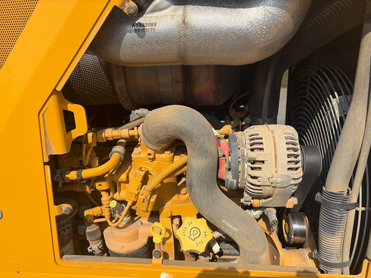 2021-deere-450k-image-15