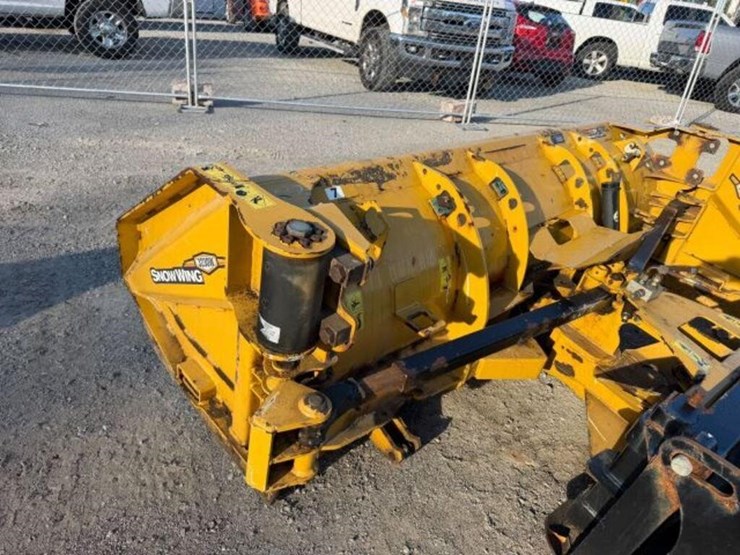 deere-244j-image-9