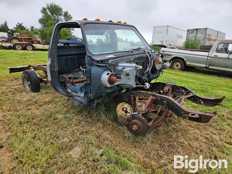 1984-chevrolet-c10-image-3