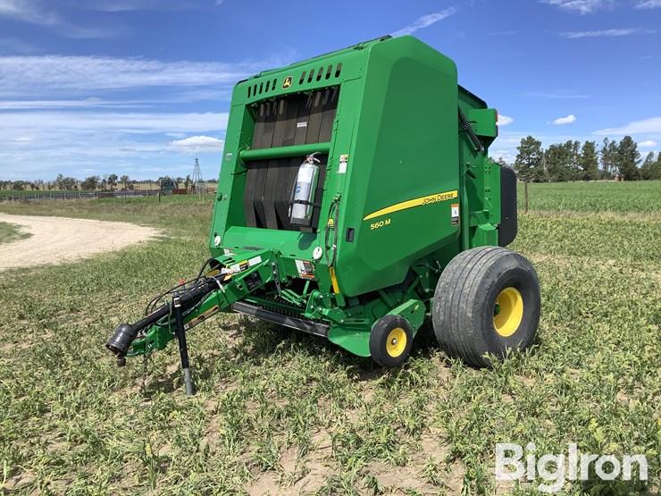 2022-john-deere-560m-image-1