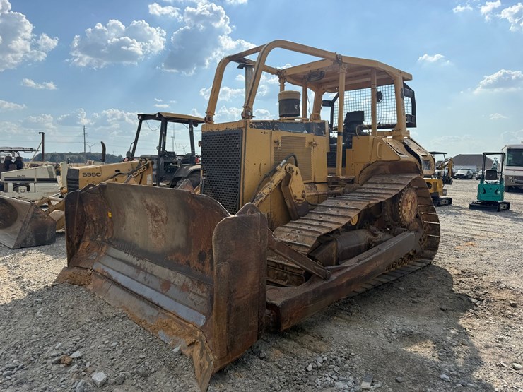 caterpillar-d6m-image-1