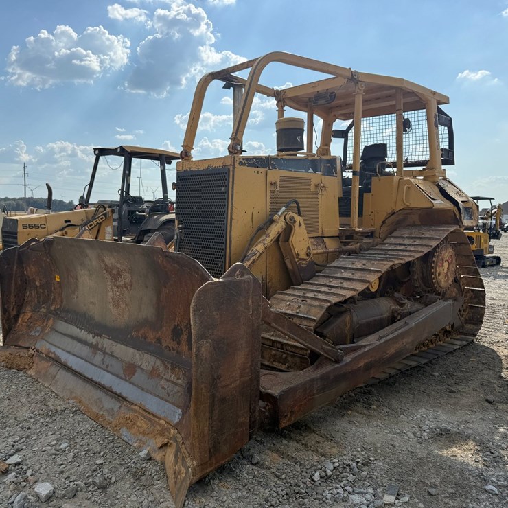 CATERPILLAR D6M