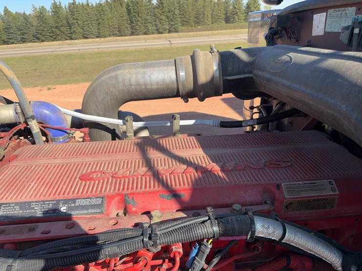 2022-peterbilt-389-image-28