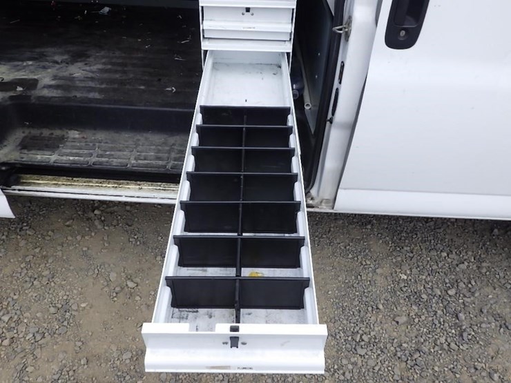 2016-utility-van-image-24