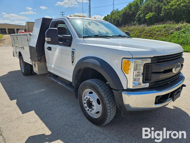 2017-ford-f550-image-3