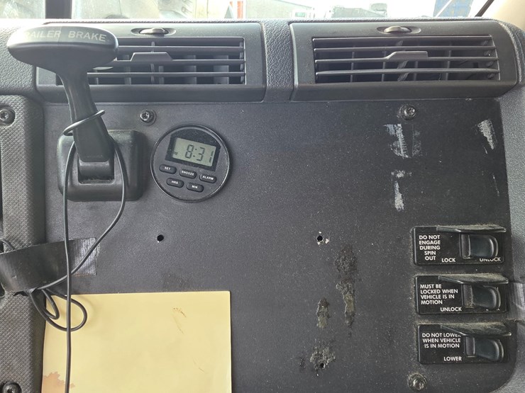 2012-freightliner-cascadia-125-image-56