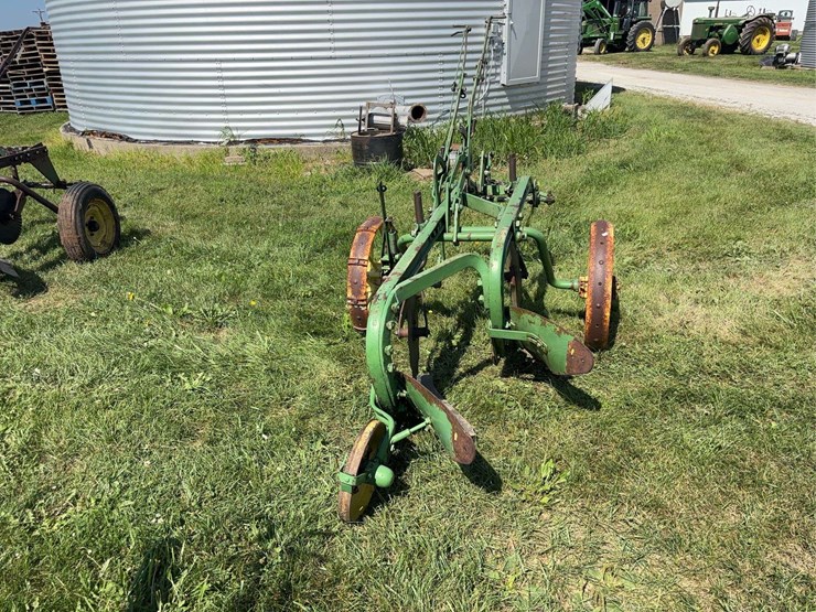 john-deere-12-image-6