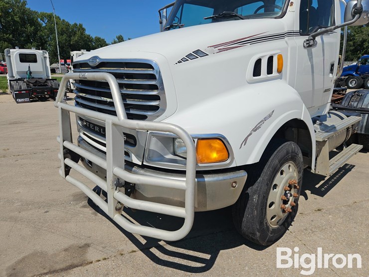 2006-sterling-lt9500-image-16