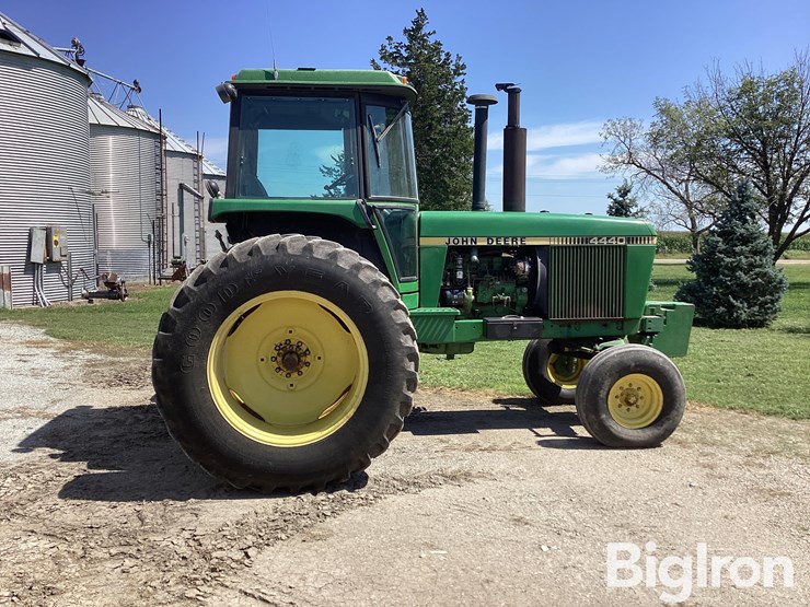 1982-john-deere-4440-image-4