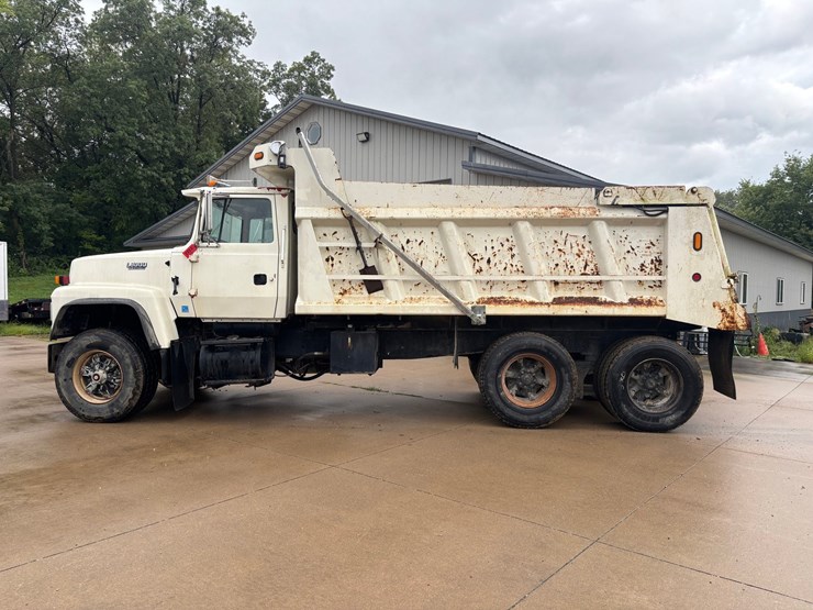 1994-ford-l8000-image-2