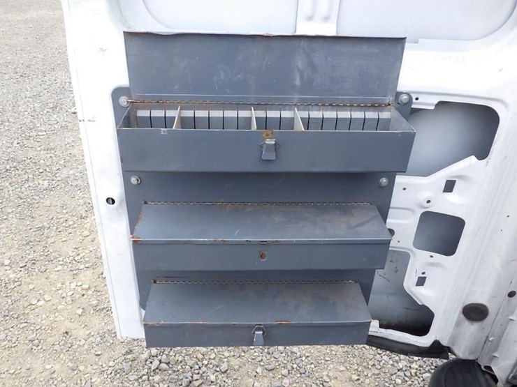 2016-utility-van-image-17