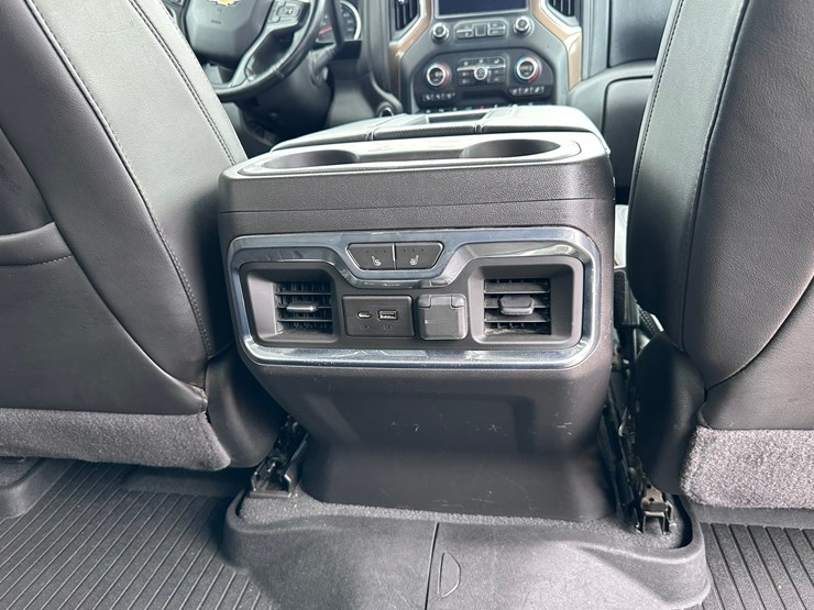 2020-chevrolet-1500-image-23