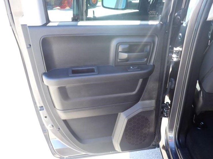 2019-dodge-1500-image-24