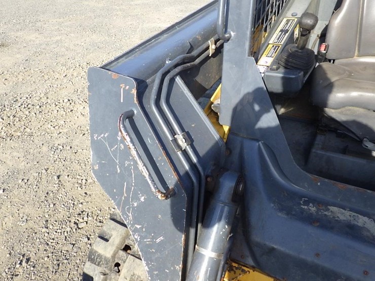 deere-325g-image-12