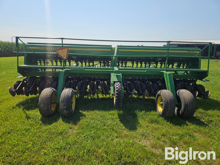 john-deere-750-image-6