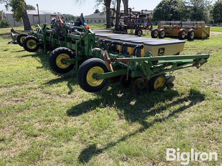 john-deere-7300-image-5