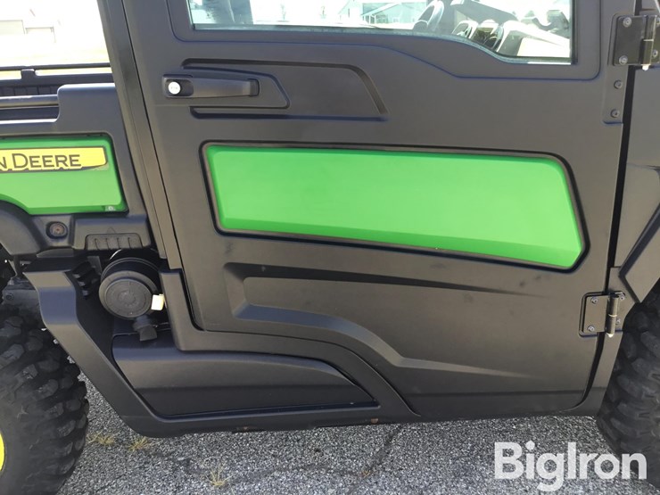 2019-john-deere-gator-image-20