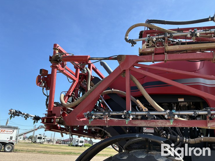 2016-case-ih-patriot-4440-image-17