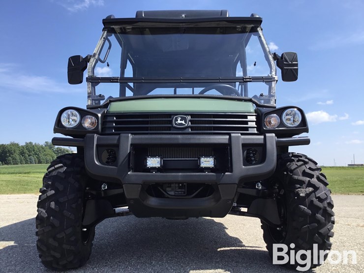 2025-john-deere-gator-image-13
